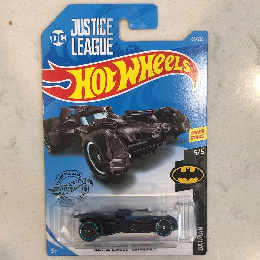 Mattel Hot Wheels Justice League Batmobile - Black and Blue